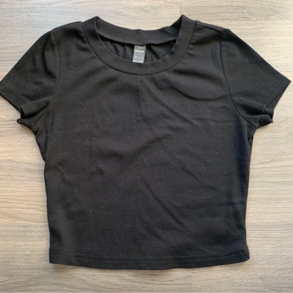 cropped tee - Picture 3 of 4